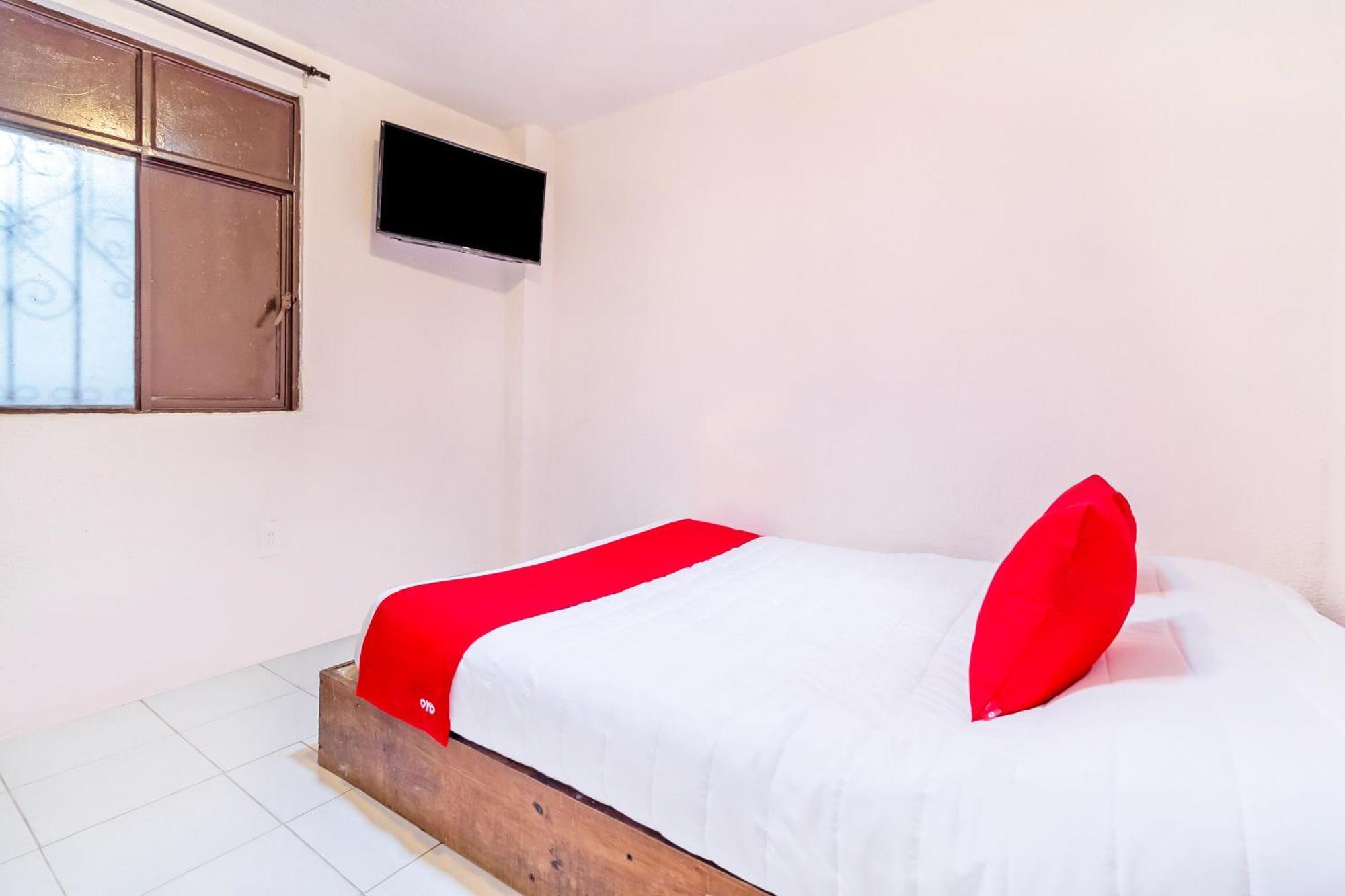 Oyo Hotel La Luna, Templo De Santo Domingo De Guzman San Cristobal de las Casas Ngoại thất bức ảnh