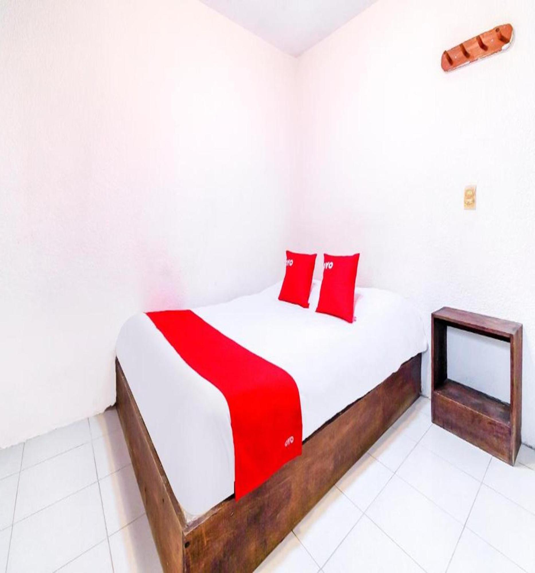 Oyo Hotel La Luna, Templo De Santo Domingo De Guzman San Cristobal de las Casas Ngoại thất bức ảnh